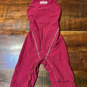 Arena tech suit, size 26
